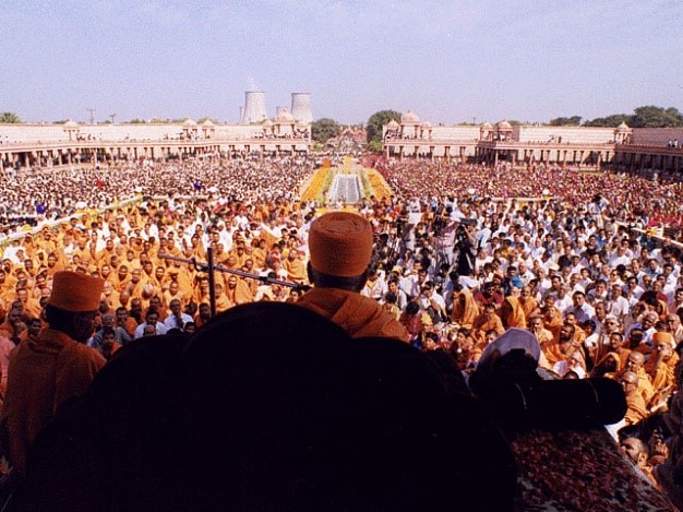 Large number of people gathered in Akshardham Temple