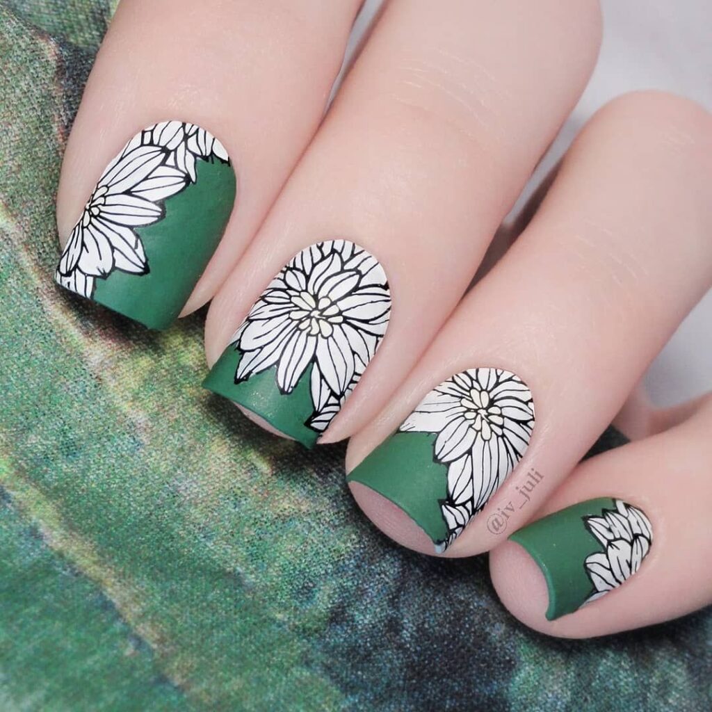 Stamped floral nails art