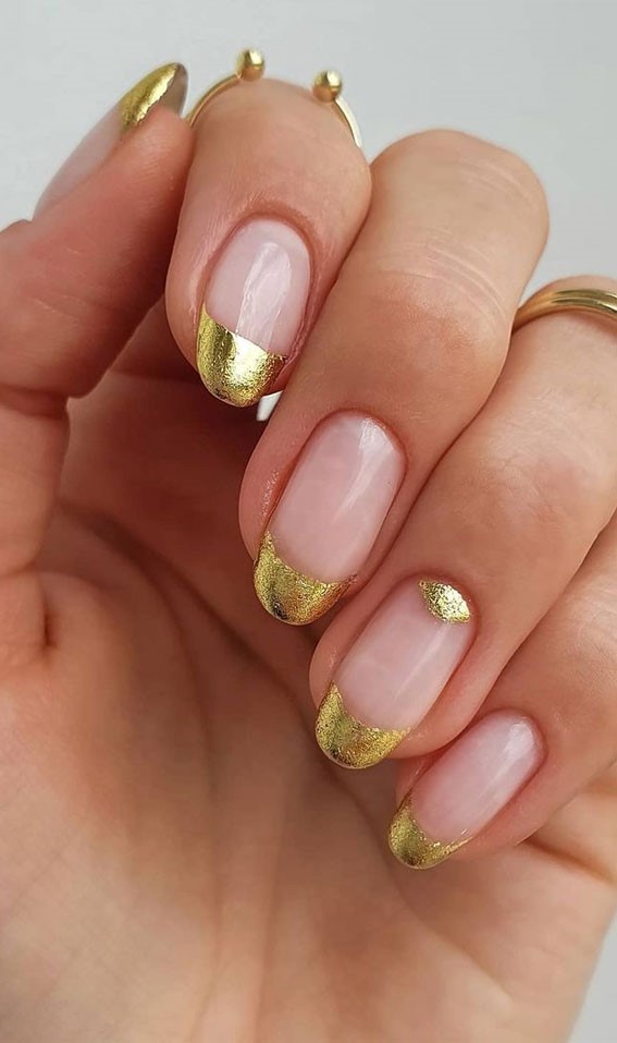 The Gold Feature Nail Art
