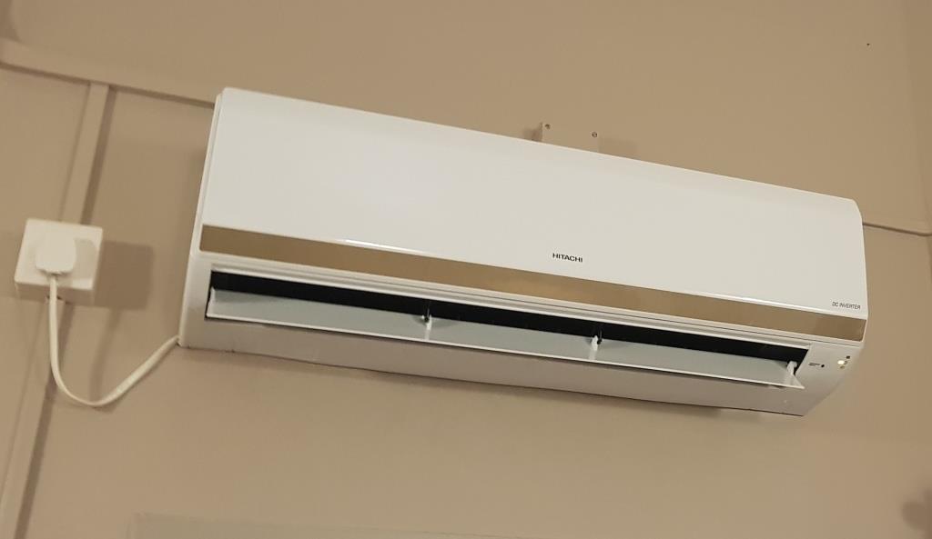 Hitachi 1.5 Ton 3 Star ice Clean Xpandable Plus Inverter Split AC installed in a wall