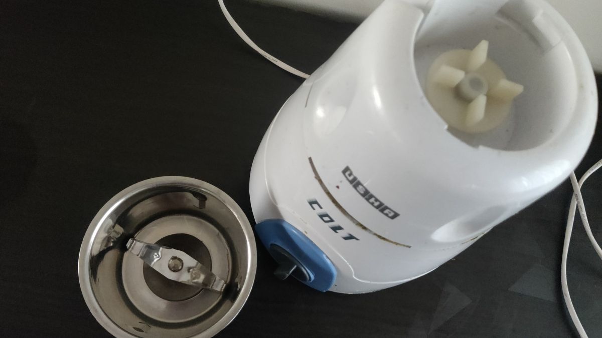 How to clean mixer grinder