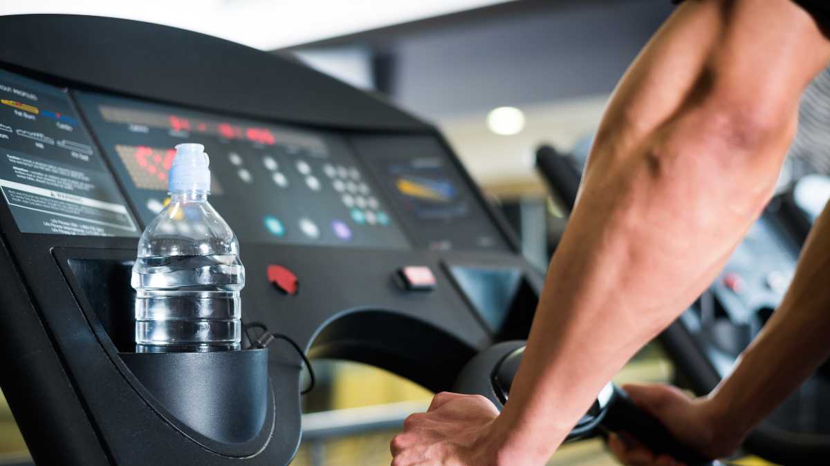 What is a good speed to walk on a treadmill to lose weight