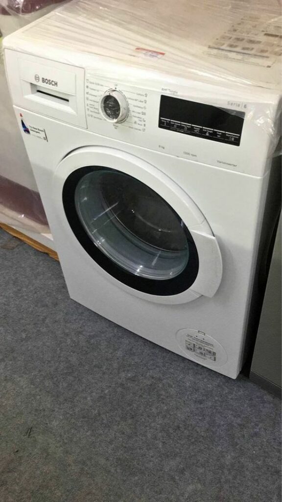 Bosch 8 Kg Front Loading Washing Machine (WAJ2426AIn) image captured while testing in a store