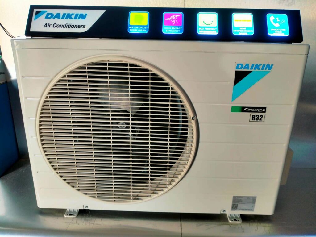 Daikin 1 Ton 5 Star Inverter Split AC (Copper, PM 2.5 Filter, 2022 Model, MTKM35U) outdoor unit